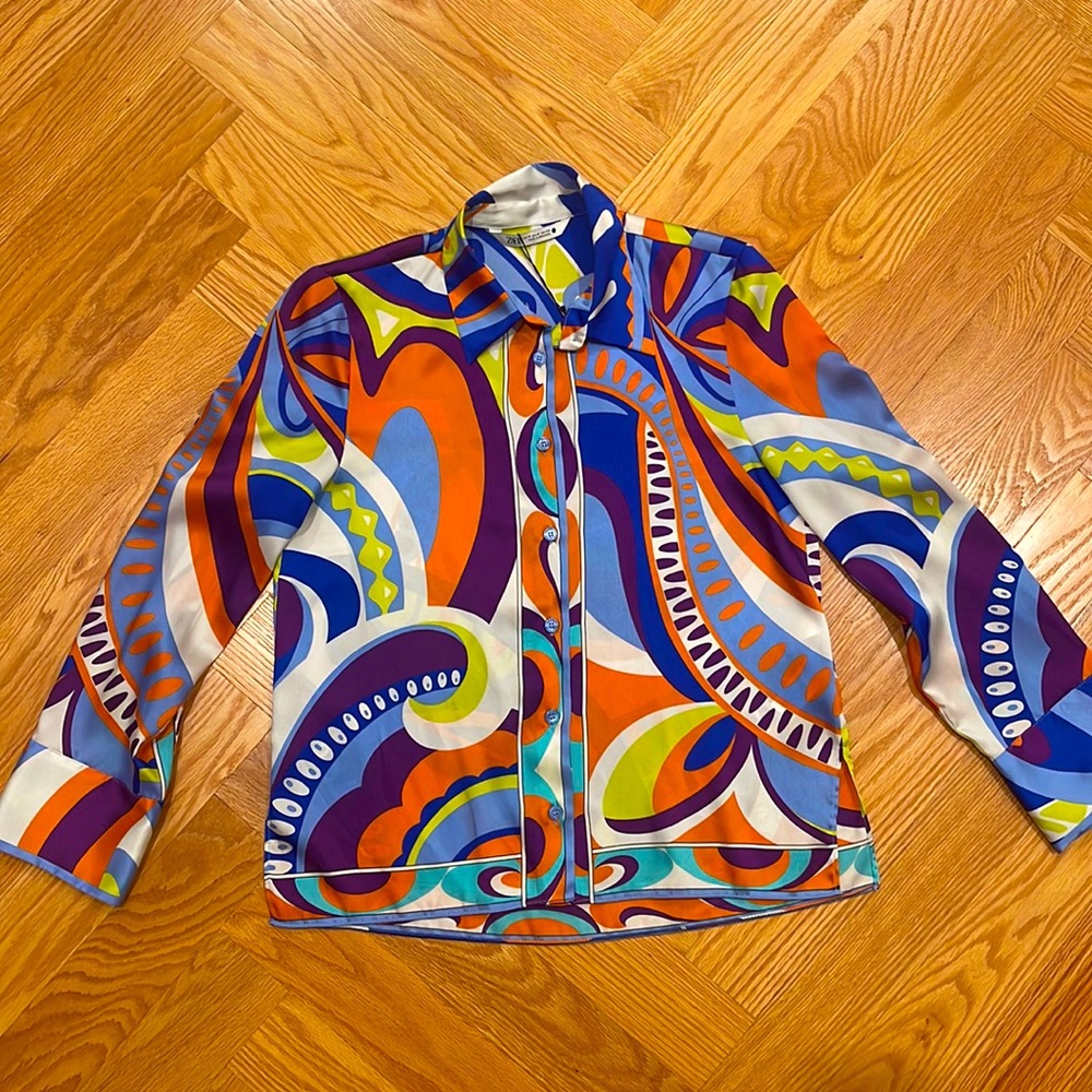 NWT “Pucci” print blouse from Zara, size M. Perfect condition, never worn.